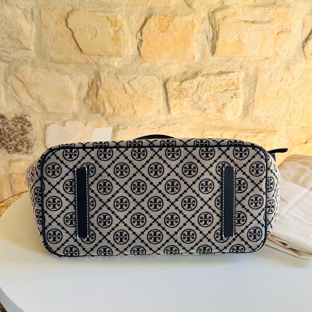 Tory Burch Black and White Geometric Tote - Picture 12 of 13